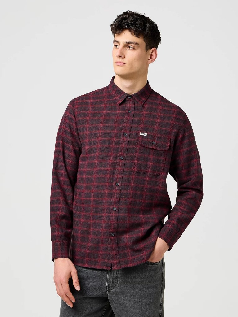 WRANGLER® RELAXED FLANELOVÁ KOŠILE S JEDNOU KAPSOU - VÍNOVÁ KOSTKA